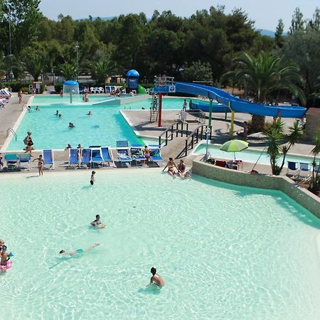 Camping Village Baia del Marinaio Vada Esterno foto