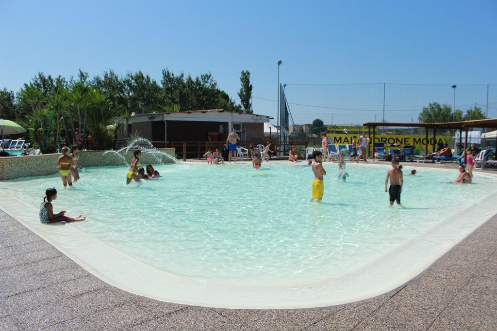 Camping Village Baia del Marinaio Vada Esterno foto