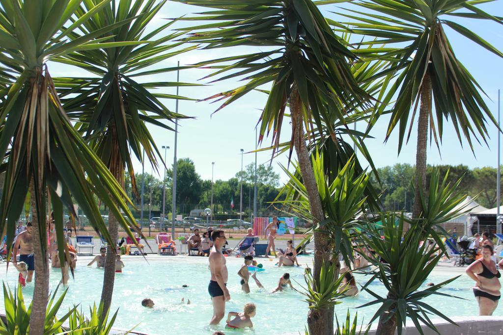 Camping Village Baia del Marinaio Vada Esterno foto