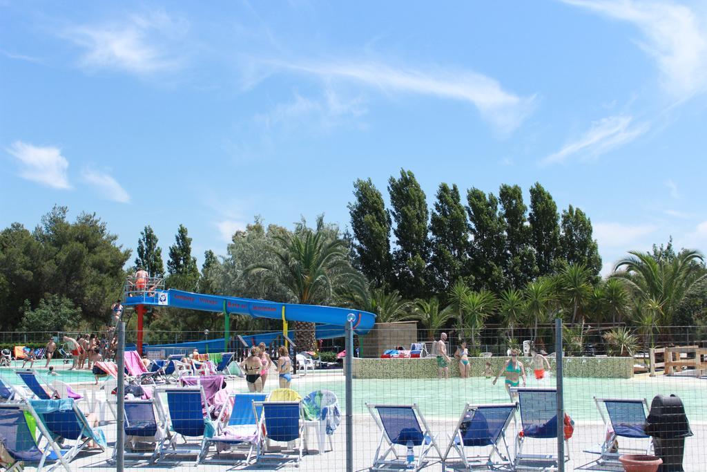 Camping Village Baia del Marinaio Vada Esterno foto