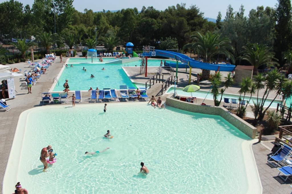 Camping Village Baia del Marinaio Vada Esterno foto